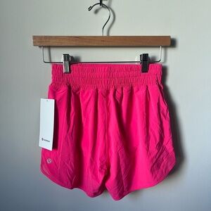NWT LULU hotty hot athletica Women's Pink Shorts